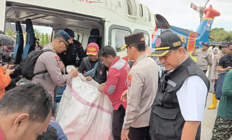 Sulsel Kirim 10 Ton Beras untuk Korban Banjir dan Longsor di Luwu Sulsel Kirim 10 Ton Beras untuk Korban Banjir dan Longsor di Luwu