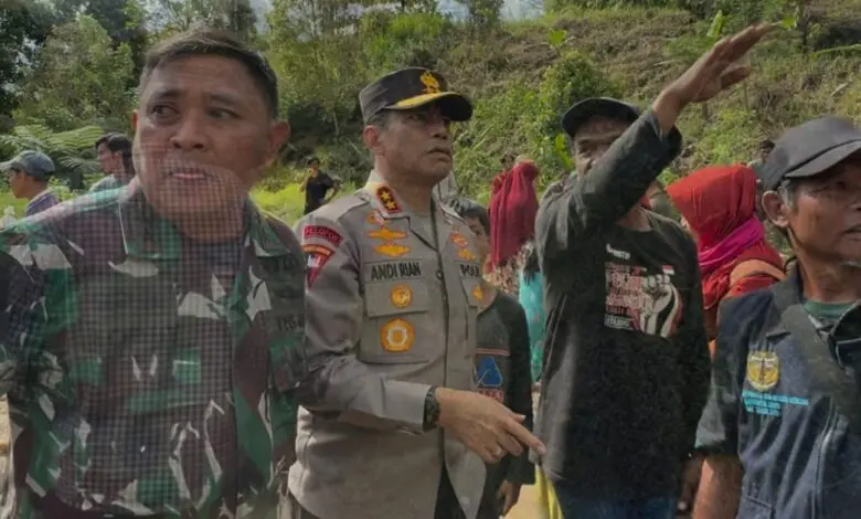 Pangdam dan Kapolda Terjun Langsung Bantu Korban Banjir dan Longsor, Pj Gubernur Bahtiar Sampaikan Terima Kasih Pangdam dan Kapolda Terjun Langsung Bantu Korban Banjir dan Longsor, Pj Gubernur Bahtiar Sampaikan Terima Kasih
