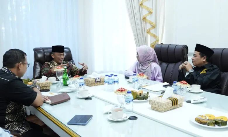 Pj Gubernur Zudan Soal Pilkada: Pesta itu Bukan Berantem atau Tawuran Pj Gubernur Zudan Soal Pilkada: Pesta itu Bukan Berantem atau Tawuran