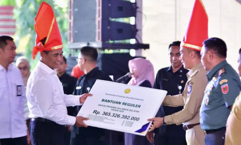 Kementan Berikan 300 Beasiswa Pengembangan SDM Sawit untuk Lulusan SMA di Sulsel Kementan Berikan 300 Beasiswa Pengembangan SDM Sawit untuk Lulusan SMA di Sulsel