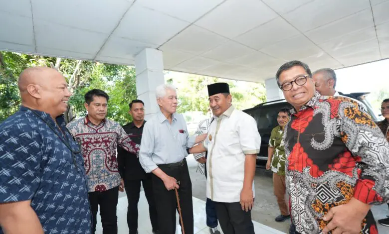 Temui Tokoh Pejuang Sulbar, Pj Gubernur Bahtiar Minta Masukan untuk Bangun Wilayah Temui Tokoh Pejuang Sulbar, Pj Gubernur Bahtiar Minta Masukan untuk Bangun Wilayah