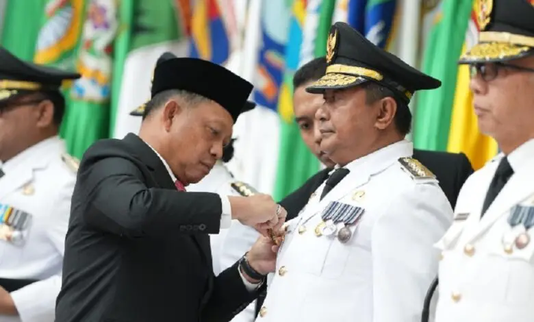 Bahtiar Baharuddin Resmi Jadi PJ Gubernur Sulbar, Mendagri Tito: Pergantian Sesuai Undang-Undang Bahtiar Baharuddin Resmi Jadi PJ Gubernur Sulbar, Mendagri Tito: Pergantian Sesuai Undang-Undang