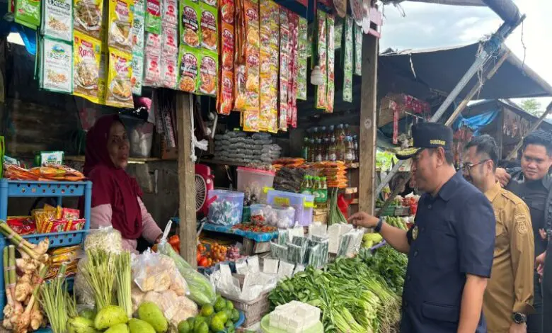 Jelang Idul Adha, Pj Gubernur Bahtiar Pastikan Stok Pangan di Sulbar Aman Jelang Idul Adha, Pj Gubernur Bahtiar Pastikan Stok Pangan di Sulbar Aman