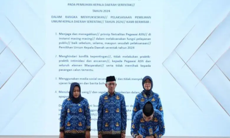 ASN Sulbar Deklarasikan Netralitas pada Pilkada Serentak 2024 ASN Sulbar Deklarasikan Netralitas pada Pilkada Serentak 2024