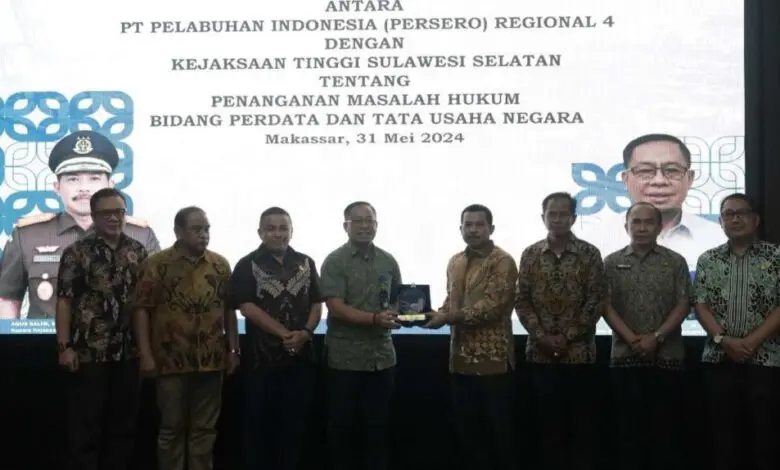 Pelindo dan Kejati Sulsel Tandatangani MoU Kerja Sama Penanganan Hukum Pelindo dan Kejati Sulsel Tandatangani MoU Kerja Sama Penanganan Hukum