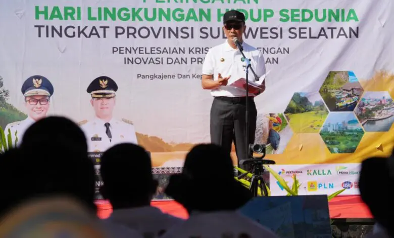 Tunaikan Gerakan Sulsel Menanam, Pj Gubernur Zudan Ajak Warga Pulihkan Lingkungan Tunaikan Gerakan Sulsel Menanam, Pj Gubernur Zudan Ajak Warga Pulihkan Lingkungan