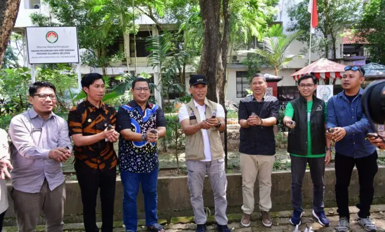 Pj Gubernur Zudan Lepasliarkan Puluhan Burung ke Alam Bebas Pj Gubernur Zudan Lepasliarkan Puluhan Burung ke Alam Bebas