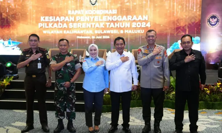 Kompak Hadiri Rakor, Forkopimda Sulbar Jamin Pilkada Berjalan Lancar dan Damai Kompak Hadiri Rakor, Forkopimda Sulbar Jamin Pilkada Berjalan Lancar dan Damai