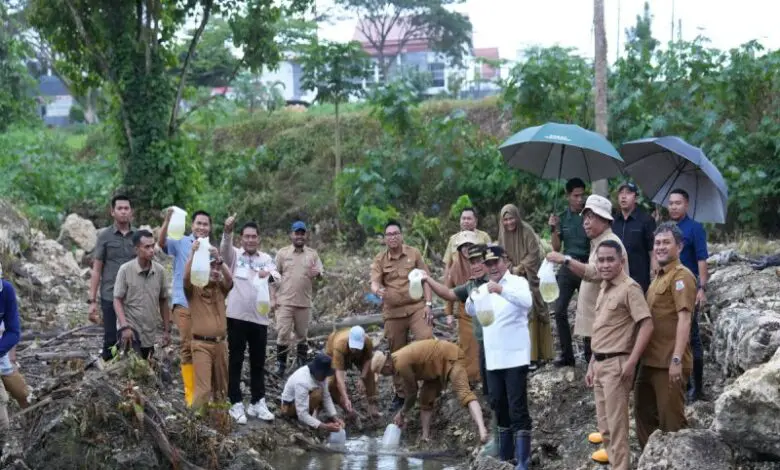 Pj Gubernur Bahtiar Dorong Budidaya Ikan Nila Jadi Sumber Pendapatan Baru di Sulbar Pj Gubernur Bahtiar Dorong Budidaya Ikan Nila Jadi Sumber Pendapatan Baru di Sulbar