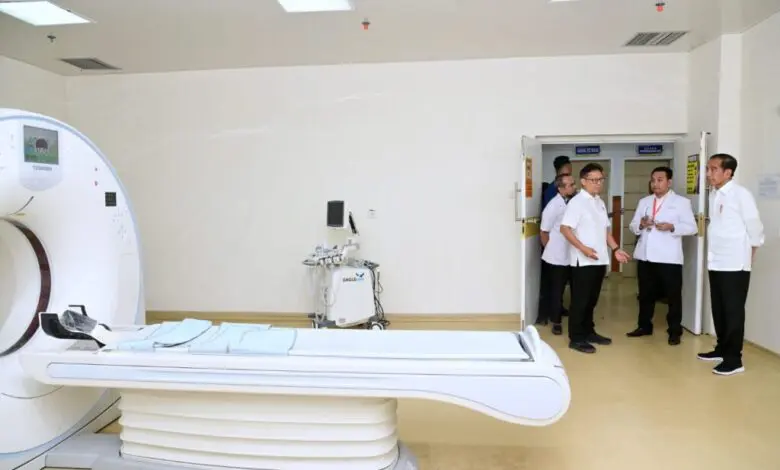 Jokowi, Presiden Pertama yang Kunjungi RSUD Prof Anwar Makkatutu Bantaeng Jokowi, Presiden Pertama yang Kunjungi RSUD Prof Anwar Makkatutu Bantaeng