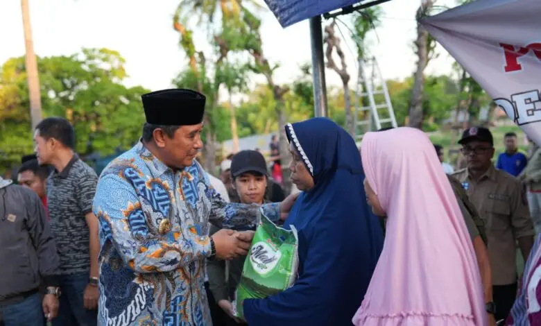Pj Gubernur Bahtiar Carikan Solusi bagi Korban Kebakaran di Desa Tangga-Tangga, Polman Pj Gubernur Bahtiar Carikan Solusi bagi Korban Kebakaran di Desa Tangga-Tangga, Polman
