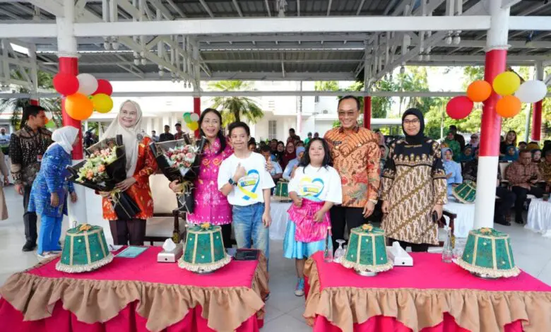 Peringatan Hari Anak Nasional, Ninuk Zudan Dikukuhkan Jadi Bunda Forum Anak Sulsel Peringatan Hari Anak Nasional, Ninuk Zudan Dikukuhkan Jadi Bunda Forum Anak Sulsel