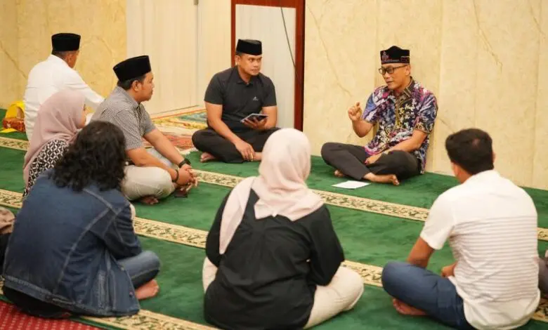 Pj Gubernur Zudan Dukung Penuh Program “HMI Back to Mosque” Pj Gubernur Zudan Dukung Penuh Program “HMI Back to Mosque”