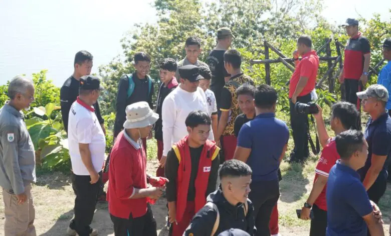 Ratusan Siswa Nikmati Hiking di Bukit Sukun Bersama Pj Gubernur Bahtiar Ratusan Siswa Nikmati Hiking di Bukit Sukun Bersama Pj Gubernur Bahtiar