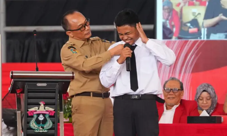 Maba Unhas Dapat Kejutan Pj Gubernur Zudan, Penyandang Disabilitas Dapat Beasiswa Khusus Maba Unhas Dapat Kejutan Pj Gubernur Zudan, Penyandang Disabilitas Dapat Beasiswa Khusus