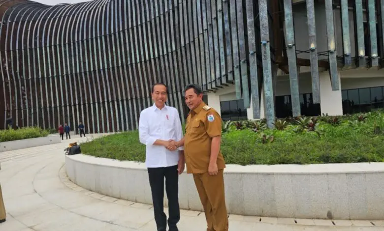 Inilah Tiga Poin Aspirasi Warga Sulbar yang Disampaikan Pj Gubernur Bahtiar ke Jokowi Inilah Tiga Poin Aspirasi Warga Sulbar yang Disampaikan Pj Gubernur Bahtiar ke Jokowi