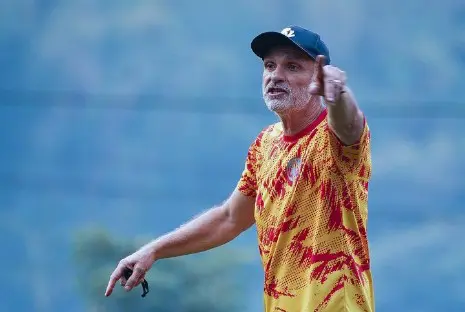 Tak Pernah Menang 4 Laga Terakhir, Pelatih Arema Ngaku Siap Hadapi Pemecatan Tak Pernah Menang 4 Laga Terakhir, Pelatih Arema Ngaku Siap Hadapi Pemecatan