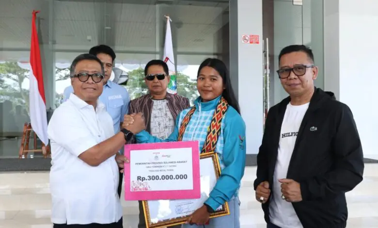 Raih Dua Medali Perak PON, Atlet Dayung Sulbar Diguyur Bonus Rp300 Juta Raih Dua Medali Perak PON, Atlet Dayung Sulbar Diguyur Bonus Rp300 Juta