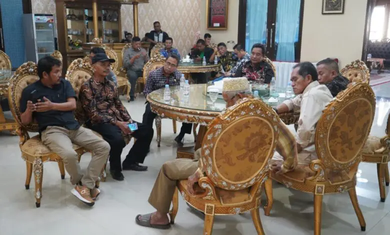 Pj Gubernur Bahtiar Bertemu Aktvis Lingkungan dan Tani-Nelayan, Apa yang Mereka Bahas? Pj Gubernur Bahtiar Bertemu Aktvis Lingkungan dan Tani-Nelayan, Apa yang Mereka Bahas?