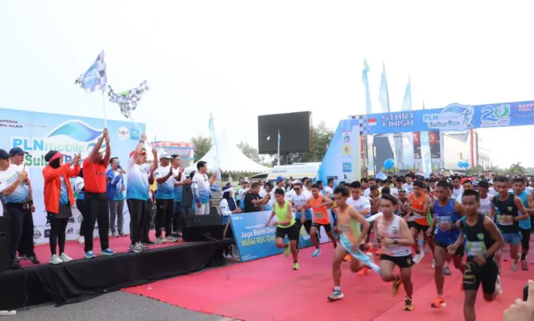 Ribuan Peserta Ramaikan Fun Run Dua Dekade Sulbar Ribuan Peserta Ramaikan Fun Run Dua Dekade Sulbar