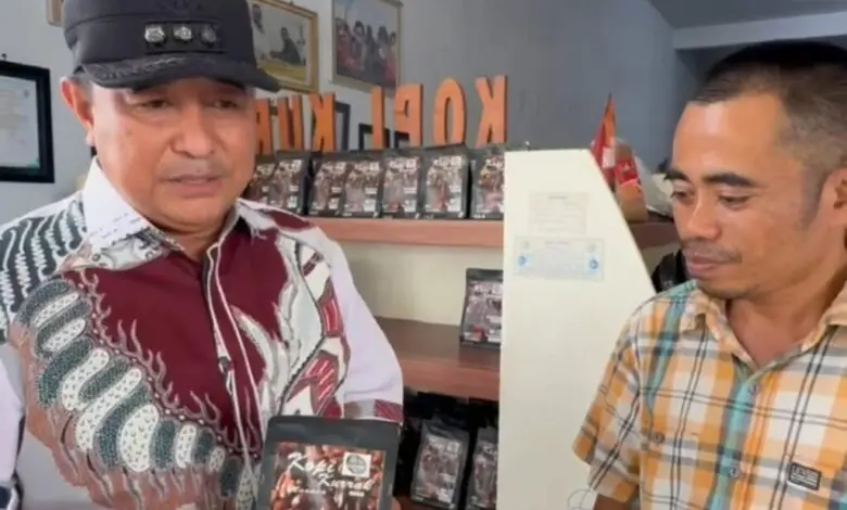 Beli 2.000 Bibit Robusta Kurrak, Pj Gubernur Bahtiar Ingin Sulbar Punya Beragam Merk Kopi Beli 2.000 Bibit Robusta Kurrak, Pj Gubernur Bahtiar Ingin Sulbar Punya Beragam Merk Kopi