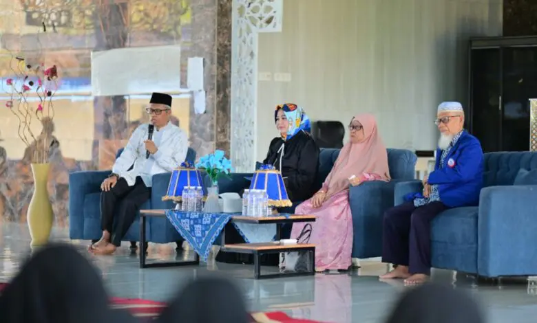 Pimpinan dan Pengasuh Pesantren Darul Aman Gombara Doakan Andalan Hati Pimpin Sulsel Pimpinan dan Pengasuh Pesantren Darul Aman Gombara Doakan Andalan Hati Pimpin Sulsel