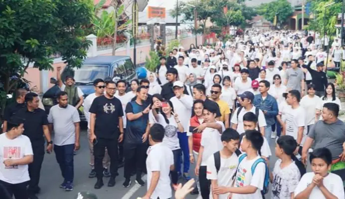 Dihadiri Cagub Andi Sudirman, Ribuan Warga Toraja Utara Padati Jalan Sehat Anti Mager Dihadiri Cagub Andi Sudirman, Ribuan Warga Toraja Utara Padati Jalan Sehat Anti Mager