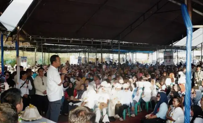 Pilgub Sulsel, Ratusan Warga Gowa Sambut Kehadiran Cagub Andi Sudirman Sulaiman Pilgub Sulsel, Ratusan Warga Gowa Sambut Kehadiran Cagub Andi Sudirman Sulaiman