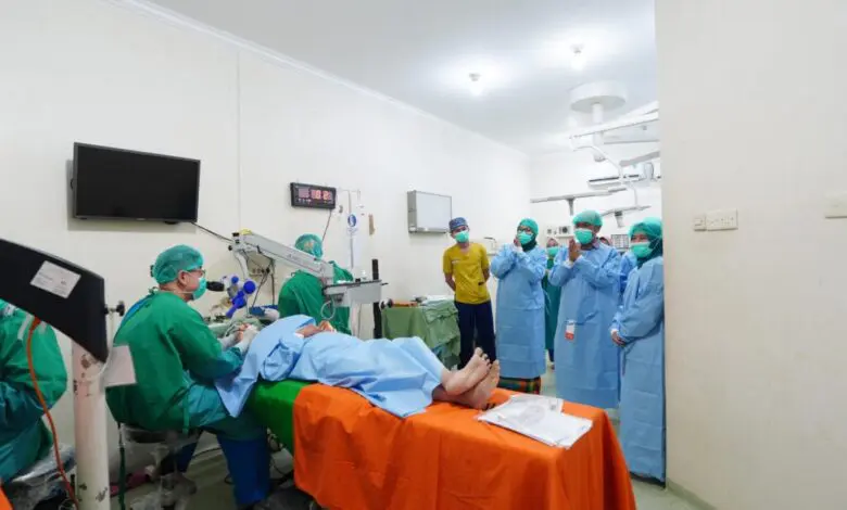 Operasi Katarak Gratis di RSUD Haji Makassar Warnai HUT Sulsel ke-355 Operasi Katarak Gratis di RSUD Haji Makassar Warnai HUT Sulsel ke-355