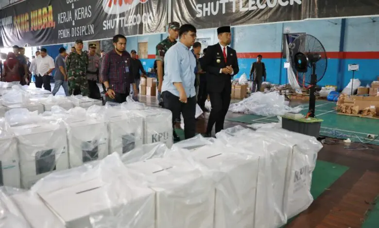 Jelang Pemilihan Pilkada Serentak, Logistik Pilwalkot Makassar Baru 34 Persen Jelang Pemilihan Pilkada Serentak, Logistik Pilwalkot Makassar Baru 34 Persen