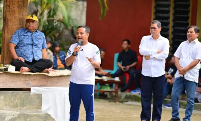 Mantan Bupati Tana Toraja Pastikan Dukung Andalan Hati di Pilgub Sulsel Mantan Bupati Tana Toraja Pastikan Dukung Andalan Hati di Pilgub Sulsel