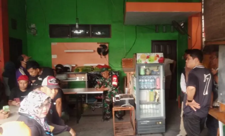 Warga Makassar Digegerkan Penemuan Juragan Kosan Gantung Diri Dalam Rumah Warga Makassar Digegerkan Penemuan Juragan Kosan Gantung Diri Dalam Rumah