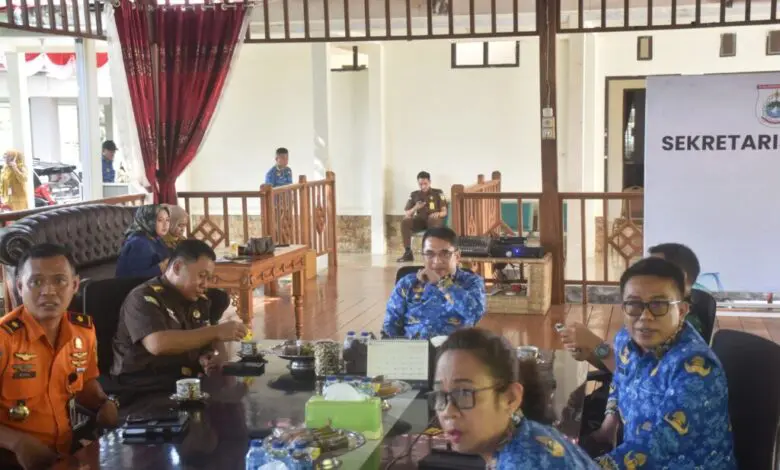 Pimpin Rapat Evaluasi Pengendalian Inflasi, Plh Sekprov Amujib: Kita Antisipasi Perubahan Iklim Pimpin Rapat Evaluasi Pengendalian Inflasi, Plh Sekprov Amujib: Kita Antisipasi Perubahan Iklim