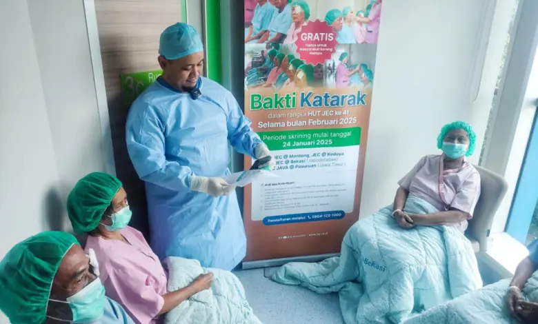 Memperingati Hari Jadi Ke 41, JEC Gelar Operasi Katarak Gratis Dimulai Di Bekasi Dengan Target 150 Penderita Memperingati Hari Jadi Ke 41, JEC Gelar Operasi Katarak Gratis Dimulai Di Bekasi Dengan Target 150 Penderita