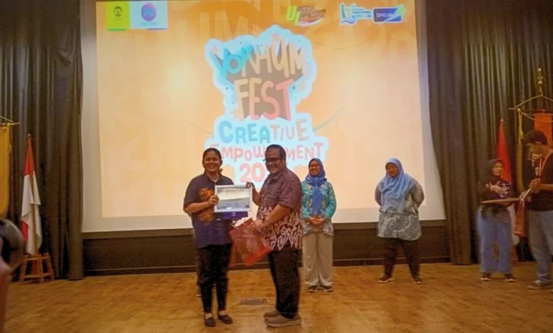 Vokhumfest, Pengabdian Mahasiswa UI Berhasil Menaikan Kelas Pelaku UMKM Vokhumfest, Pengabdian Mahasiswa UI Berhasil Menaikan Kelas Pelaku UMKM
