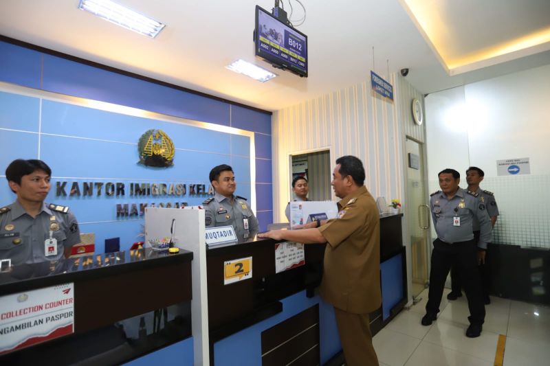Pj Gubernur Sulsel Apresiasi Inovasi Pelayanan Imigrasi Makassar
