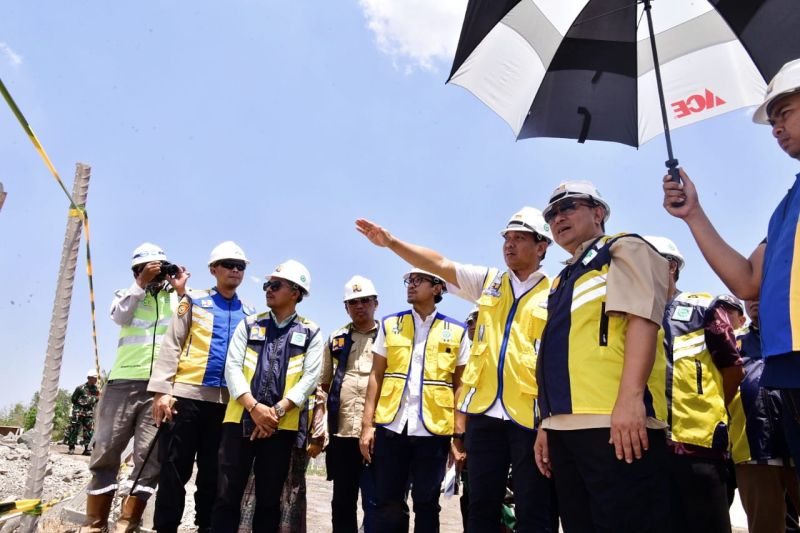 Pj Gubernur Sulsel Bahtiar Ajak Warga Tanami Lahan Tidur di Bendungan Pamukkulu