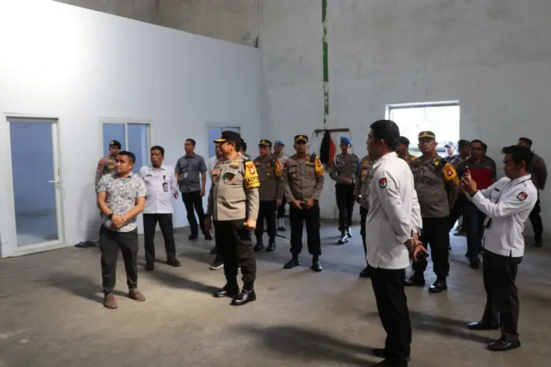 Kapolda Sulsel Cek Kesiapan Gudang Surat Suara Pemilu di KIMA