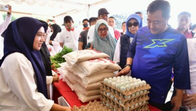 Stabilitasi Pasokan dan Harga, Pj Gubernur Sulsel Bahtiar Buka Gerakan Pangan Murah di Bone