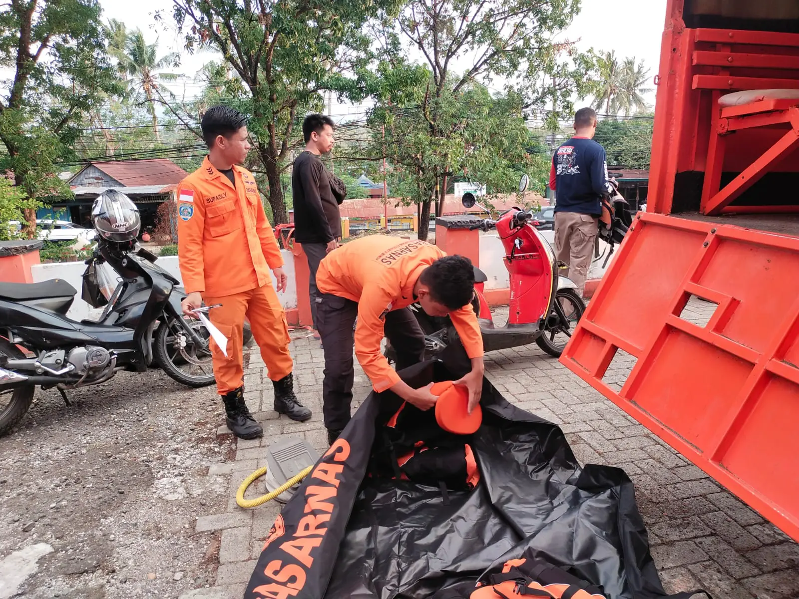 Warga Enrekang Terseret Air Sungai Saat Hendak Menyeberangkan Sapi
