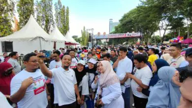 Mantan Gubernur Andi Sudirman Diteriaki ‘Oppoki’ di Jalan Sehat Satu Putaran