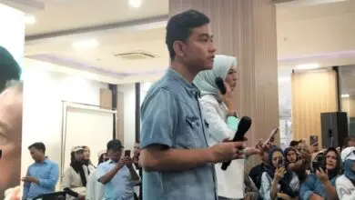 Gibran Disambut Antusias Milenial dan Pelaku UMKM di AAS Building
