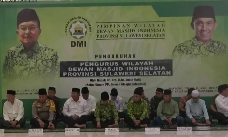 Jusuf Kalla Lantik Eks Pangdam XIV Hasanuddin Jadi Ketua Dewan Masjid Indonesia Sulsel