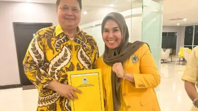 Airlangga Hartarto Tugaskan Ina Kartika Sari Bertarung Pilkada Barru 2024