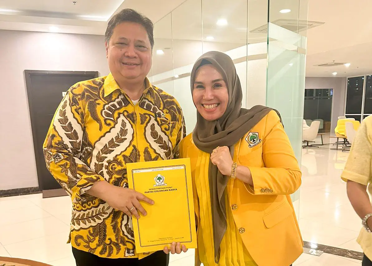 Airlangga Hartarto Tugaskan Ina Kartika Sari Bertarung Pilkada Barru 2024