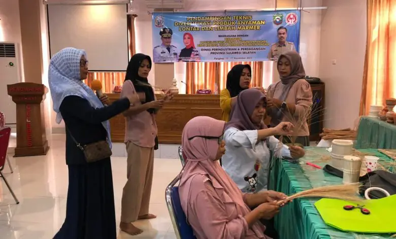 Tingkatkan Kualitas Idustri Kerajinan, Dekranasda Sulsel Lakukan Pendampingan