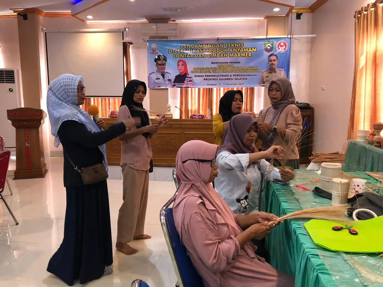 Tingkatkan Kualitas Idustri Kerajinan, Dekranasda Sulsel Lakukan Pendampingan