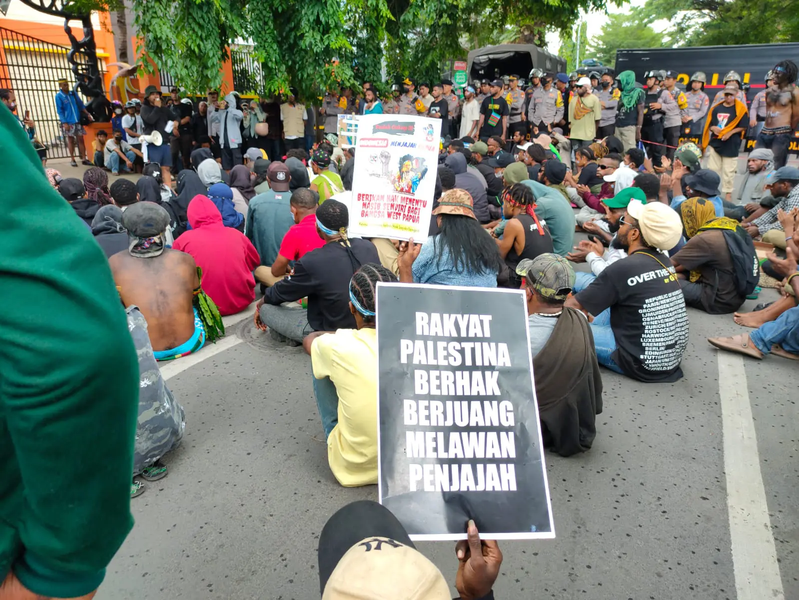 Puluhan Mahasiswa Papua di Makassar Suarakan Dukungan Untuk Palestina