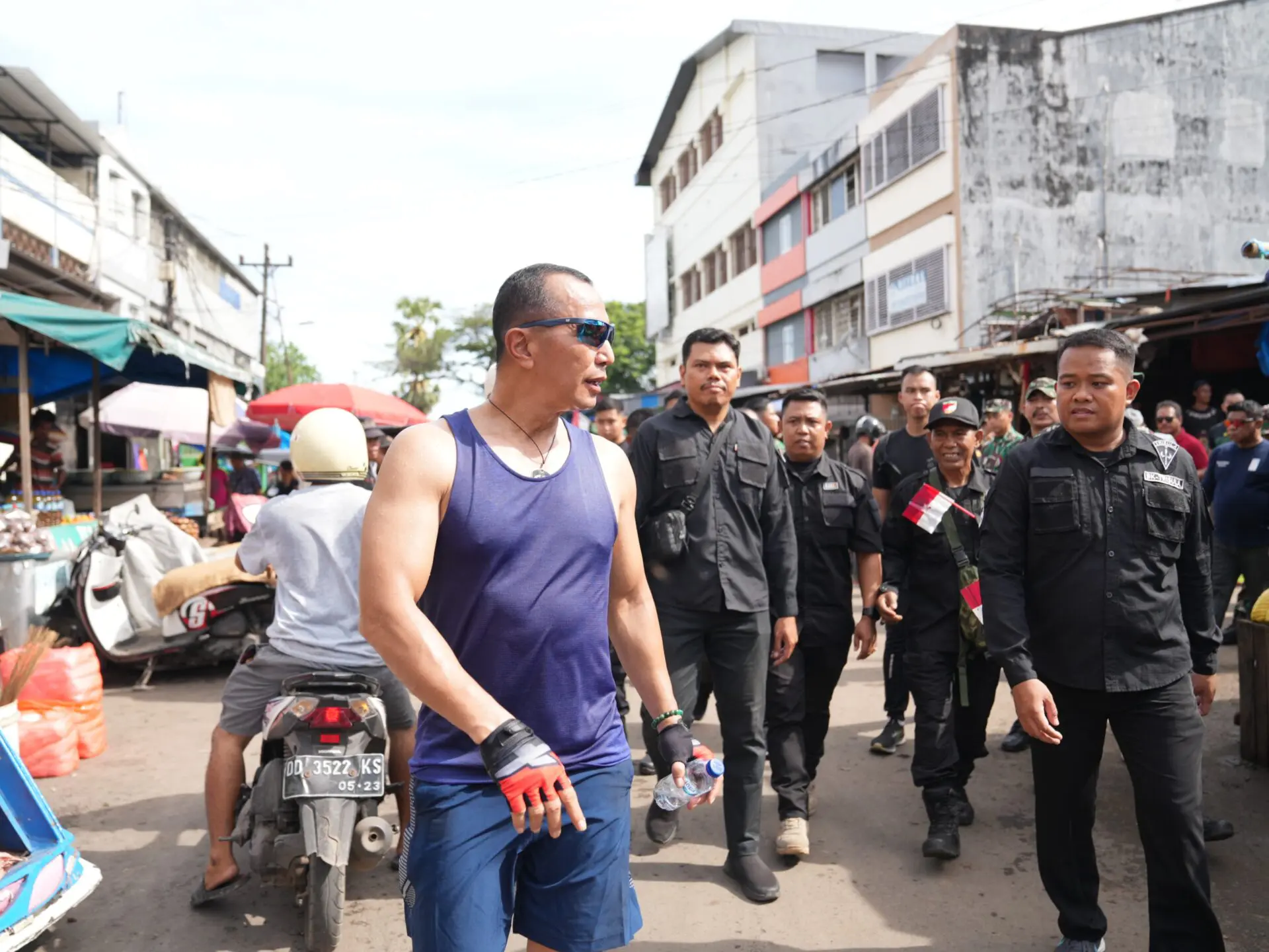 25 Ton Sampah Diangkut Dari Pasar Senggol Makassar