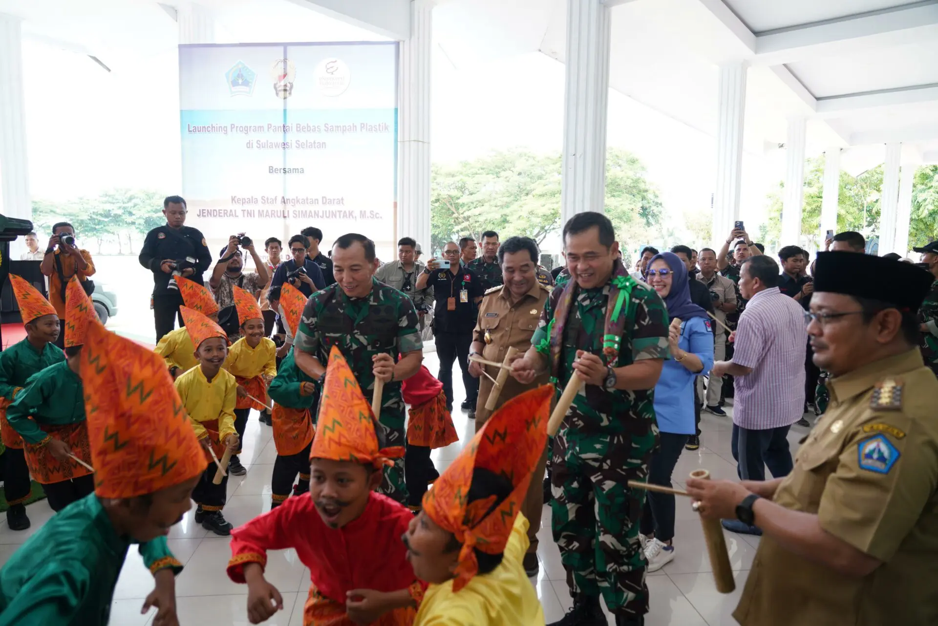 KSAD Kaget, Disambut Antusias saat Kunker di Sulsel
